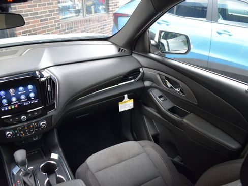 Used 2023 Chevrolet Traverse LT FWD image 13