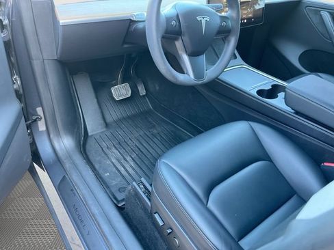 Used 2023 Tesla Model Y Long Range AWD/4WD image 42