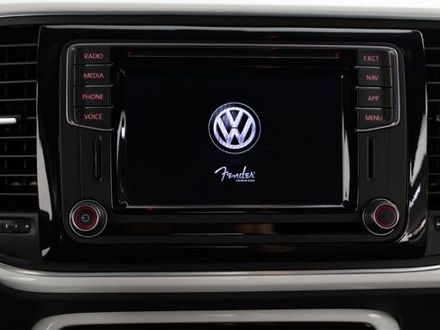 Used 2019 Volkswagen Beetle 2.0T SE w/ SE Premium Package FWD image 26