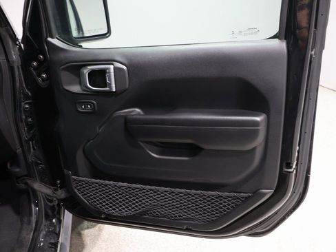 Used 2021 Jeep Wrangler Unlimited Sport image 23