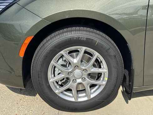 New 2027 Chrysler Pacifica Select w/ Family Tech Group FWD image 4