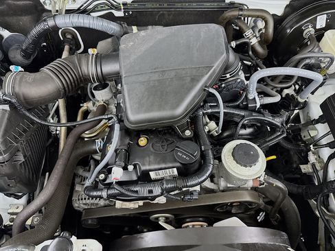 Used 2022 Toyota Tacoma SR image 64