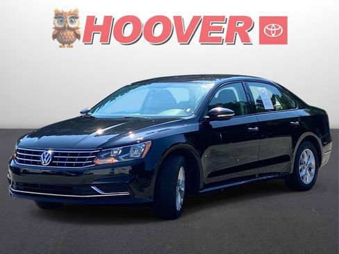 Used 2018 Volkswagen Passat 2.0T S FWD image 5