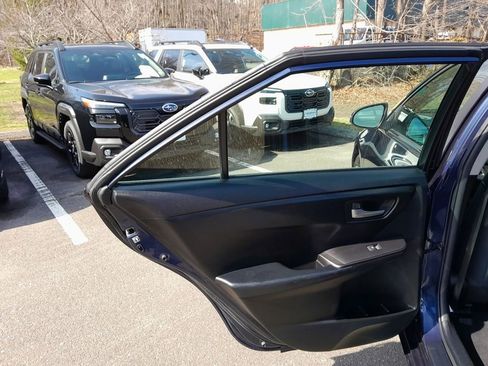 Used 2016 Toyota Camry LE image 28