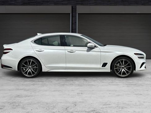 Used 2025 Genesis G70 2.5T RWD image 3