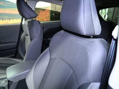 Used 2025 Subaru Crosstrek 2.0i Premium image 22