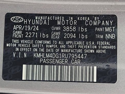 Used 2024 Hyundai Elantra SEL FWD image 33