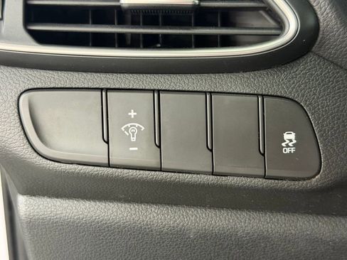 Used 2020 Hyundai Elantra GT image 43