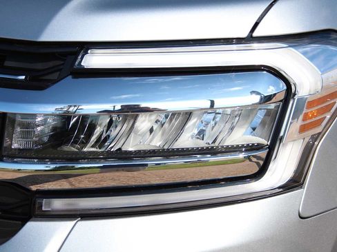 Used 2023 Ford Expedition Limited AWD/4WD image 5