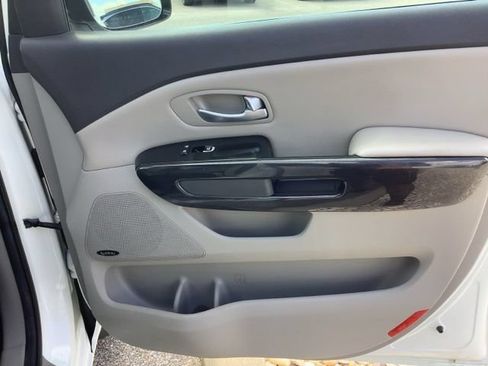 Used 2015 Kia Sedona SX FWD image 16