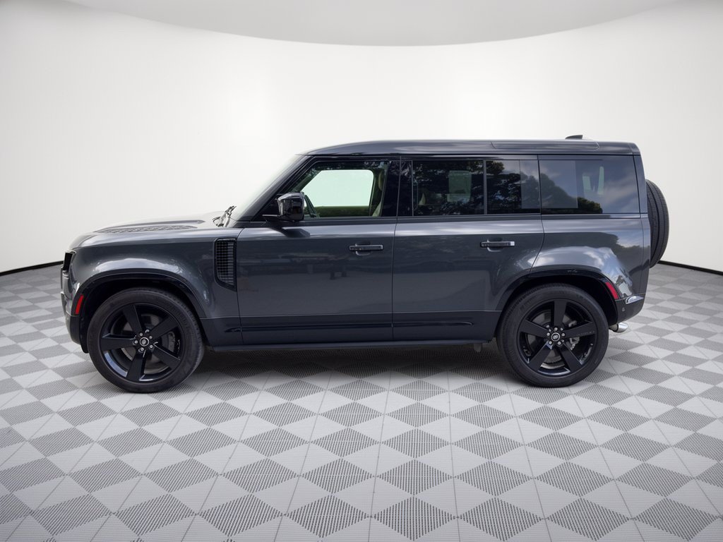 Used 2025 Land Rover Defender 110 X-Dynamic SE AWD/4WD image 2