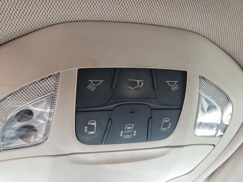Used 2017 Chrysler Pacifica Touring-L w/ Tire & Wheel Group FWD image 27