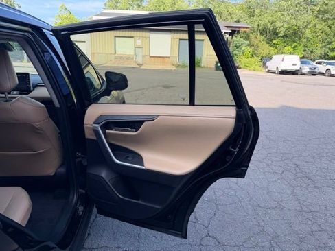 Used 2022 Toyota RAV4 Limited AWD/4WD image 16