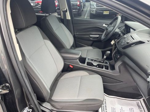 Used 2017 Ford Escape SE FWD image 31