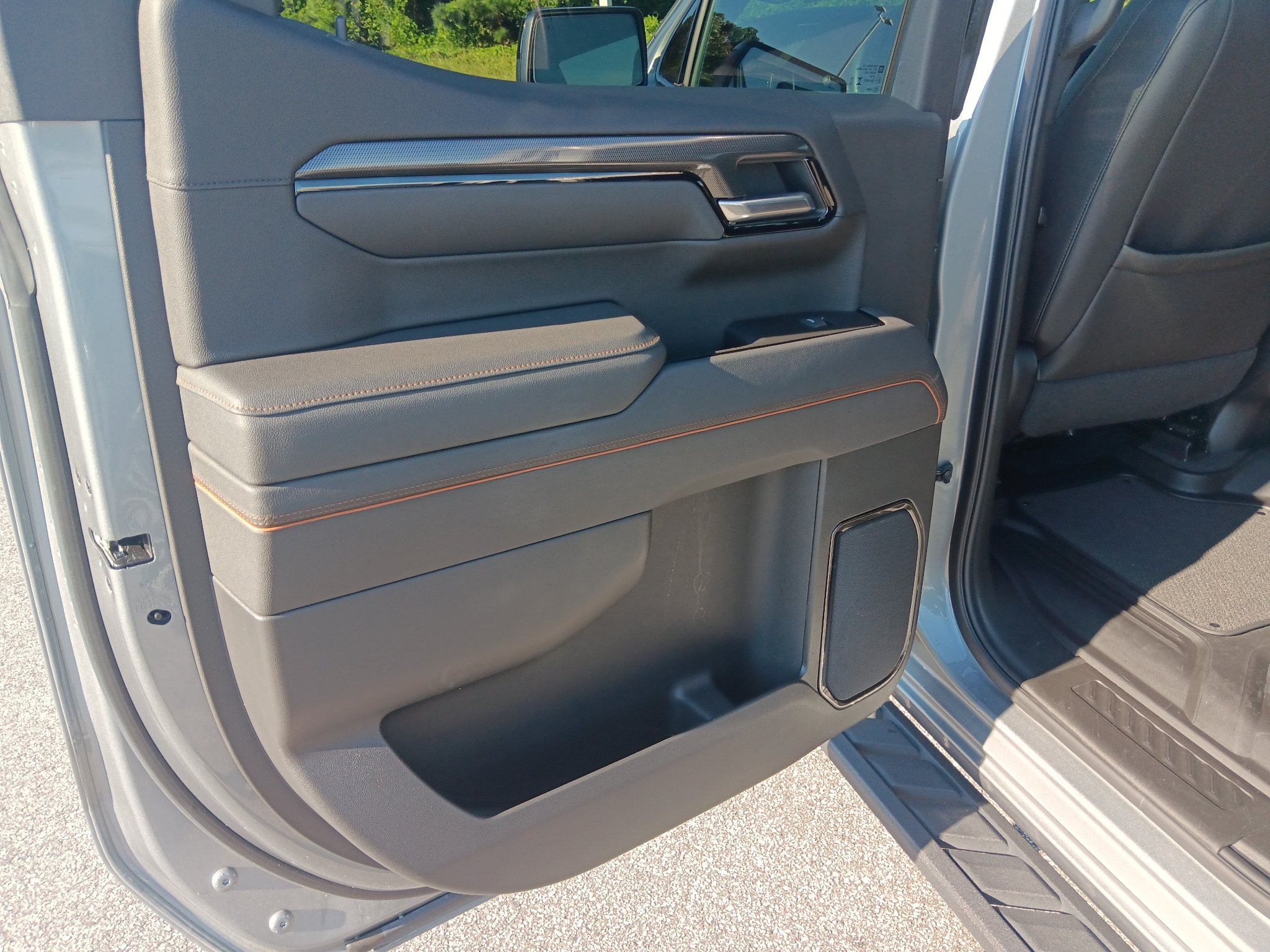 Used 2025 GMC Sierra 1500 AT4 w/ AT4 Premium Package AWD/4WD image 19