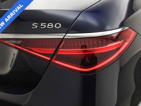 Used 2025 Mercedes-Benz Maybach S 580 4MATIC image 27