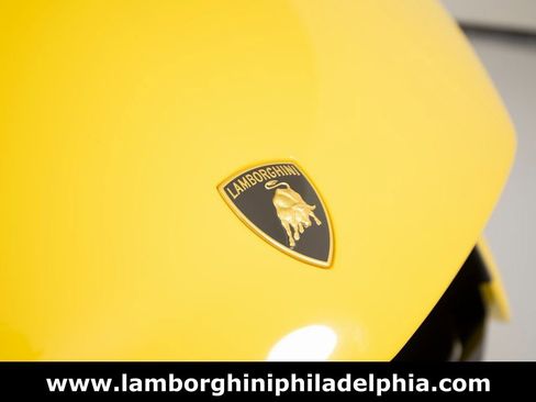 Used 2024 Lamborghini Revuelto image 45