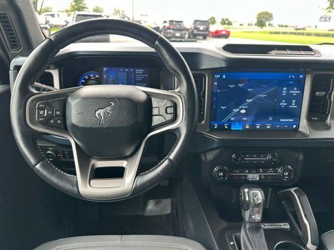 Used 2021 Ford Bronco Outer Banks AWD/4WD image 3