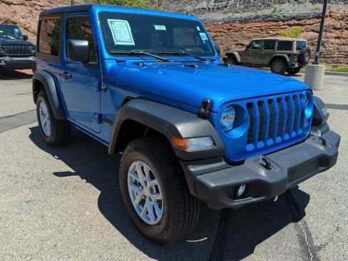 Used 2023 Jeep Wrangler Sport AWD/4WD image 3