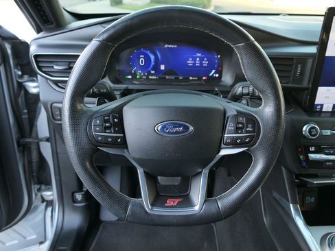 Used 2020 Ford Explorer ST w/ Premium Technology Package image 18