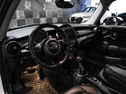 Used 2017 MINI Cooper 2-Door Hardtop FWD image 3
