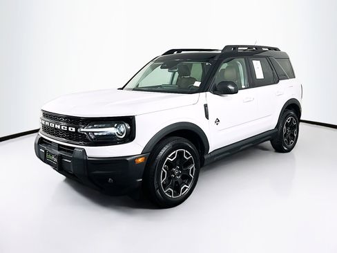 Used 2025 Ford Bronco Sport Outer Banks AWD/4WD image 3