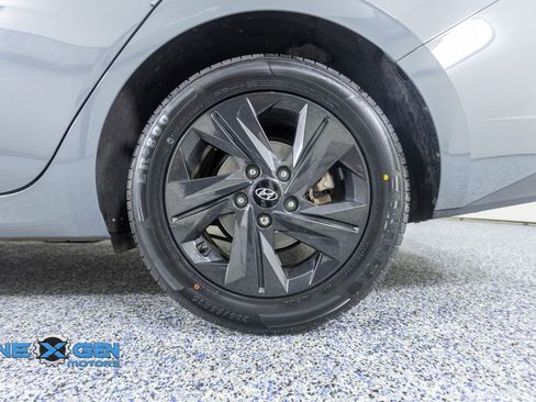 Used 2021 Hyundai Elantra SEL image 43