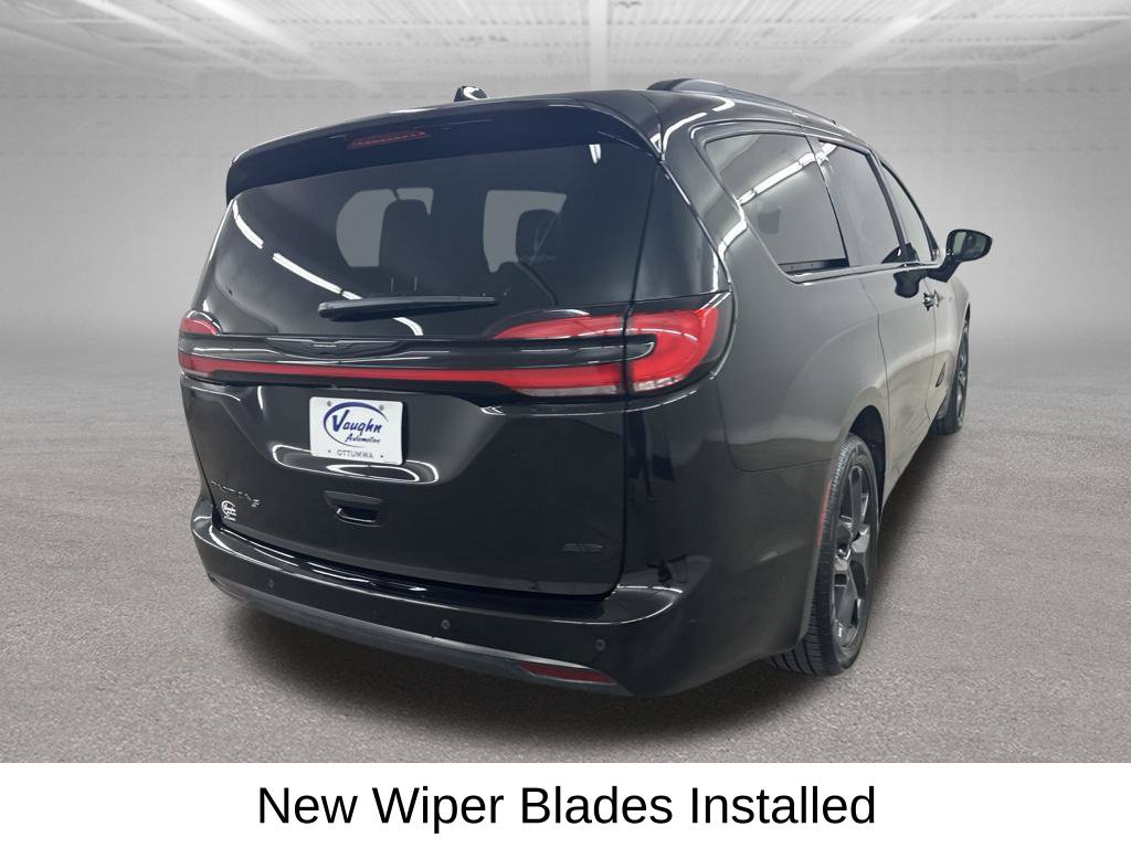 Used 2024 Chrysler Pacifica Touring-L w/ S Appearance Package AWD/4WD image 14