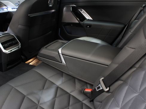 Used 2024 BMW 740i 740i M Sport Package image 43