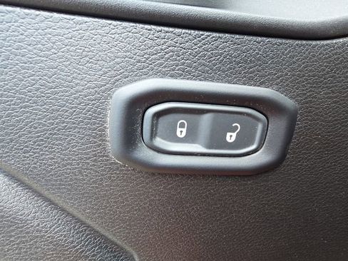 Used 2025 Jeep Wrangler Sport AWD/4WD image 28