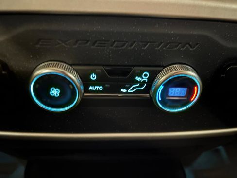 Used 2024 Ford Expedition XLT image 20