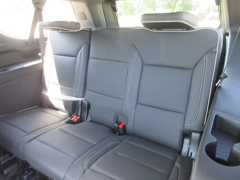 New 2026 GMC Yukon XL Elevation w/ Elevation Premium Package AWD/4WD image 14