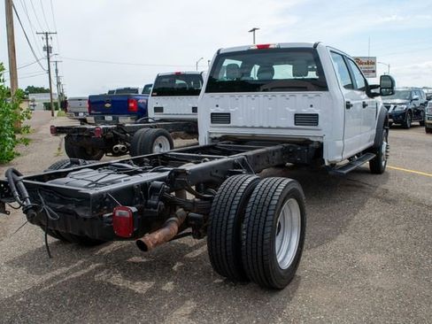 Used 2019 Ford F550 4x4 Crew Cab Super Duty w/ Power Equipment Group image 4