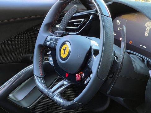 Used 2025 Ferrari 12Cilindri RWD image 38