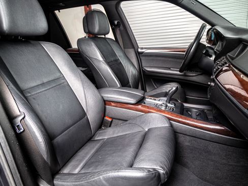 Used 2012 BMW X5 xDrive50i image 4