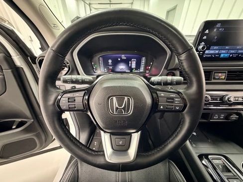 Used 2025 Honda Pilot Elite image 11