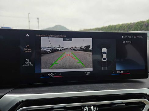 Used 2023 BMW 330i Sedan w/ Premium Package image 31