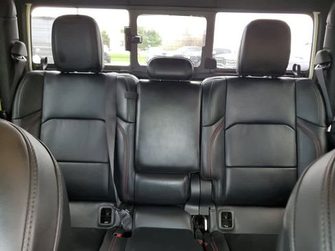 Used 2024 Jeep Gladiator Rubicon image 13