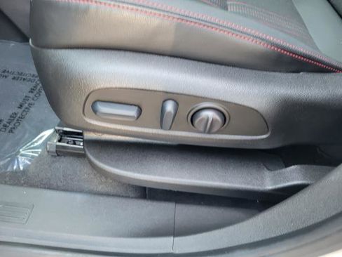 Certified 2022 Chevrolet Equinox RS w/ LPO, Floor Liner Package image 18