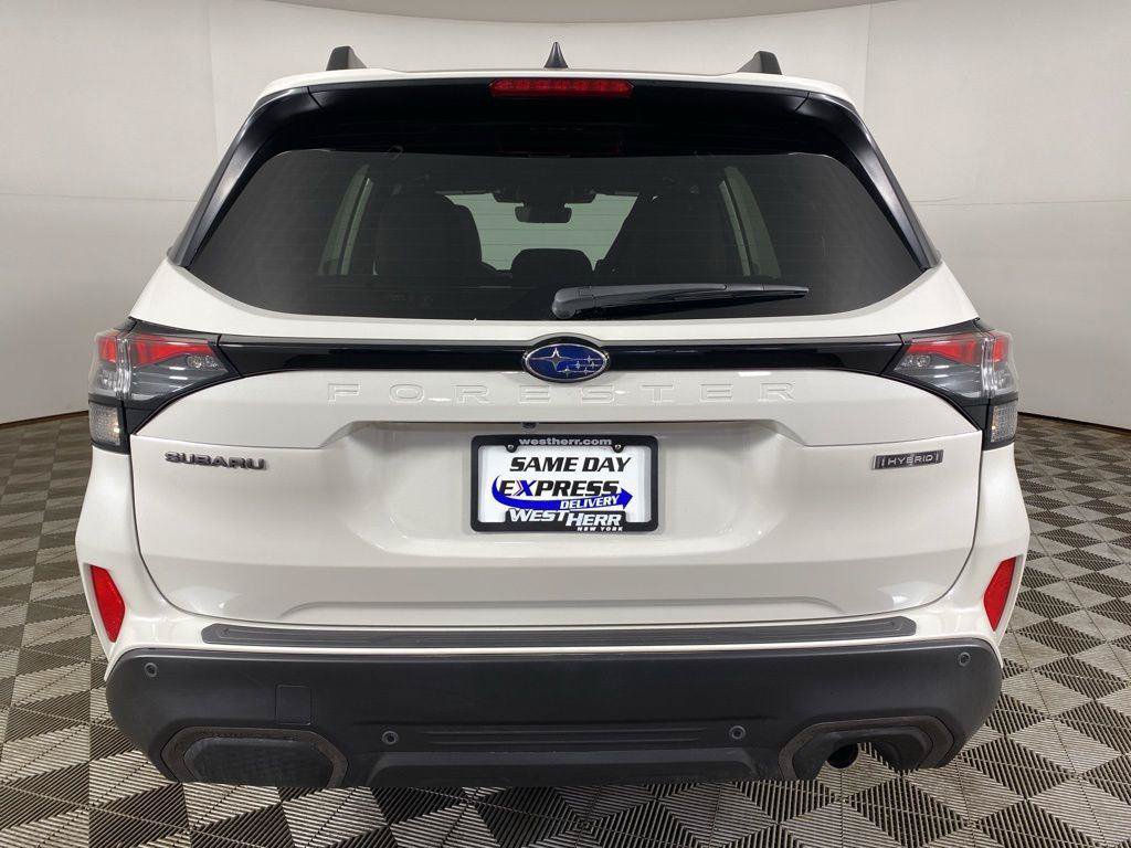 Used 2025 Subaru Forester Limited AWD/4WD image 7