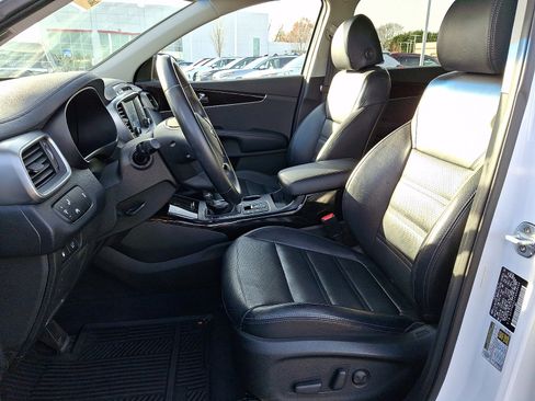 Used 2019 Kia Sorento EX image 13