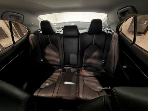 Used 2021 Toyota Camry SE FWD image 19