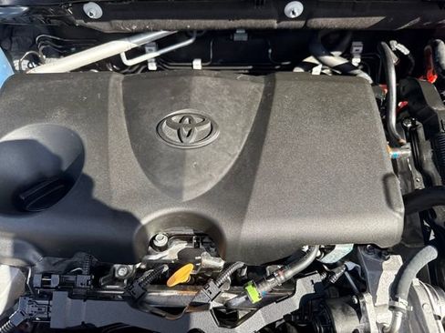 Used 2023 Toyota RAV4 AWD Hybrid image 40