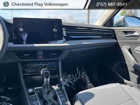 New 2026 Volkswagen Jetta SE FWD image 29