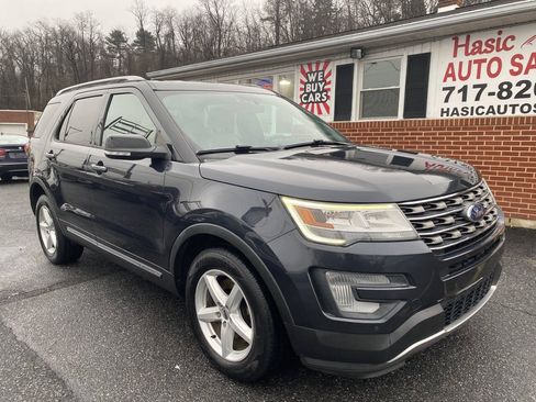 Used 2017 Ford Explorer XLT w/ Equipment Group 202A AWD/4WD image 1