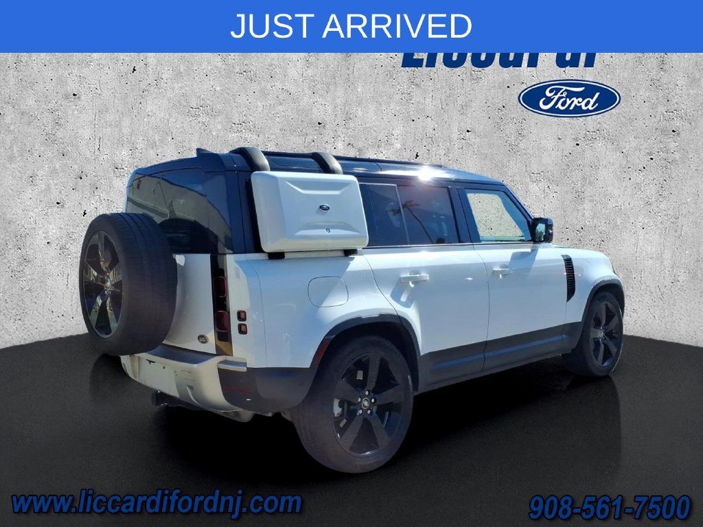 Used 2023 Land Rover Defender 110 SE AWD/4WD image 4