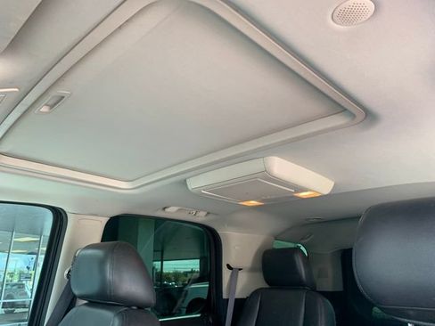 Used 2012 Chevrolet Tahoe LTZ RWD image 14