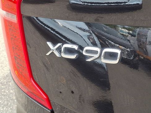 Used 2016 Volvo XC90 T6 Momentum w/ Momentum Plus Package image 30