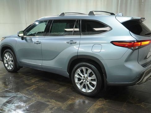 Used 2023 Toyota Highlander Limited AWD/4WD image 9