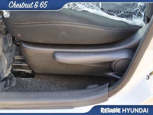 Used 2015 Nissan Versa Note SV FWD image 23